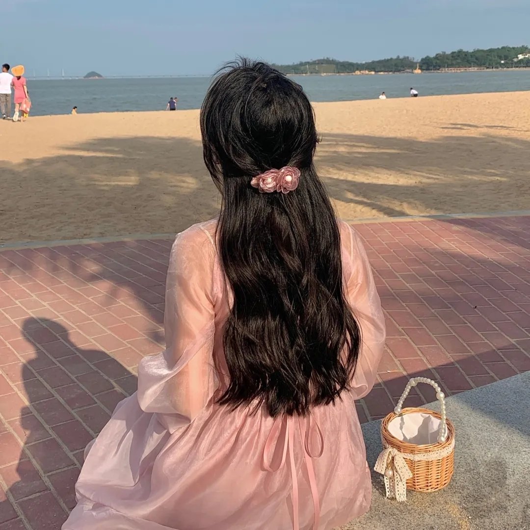 伴娘先拜堂